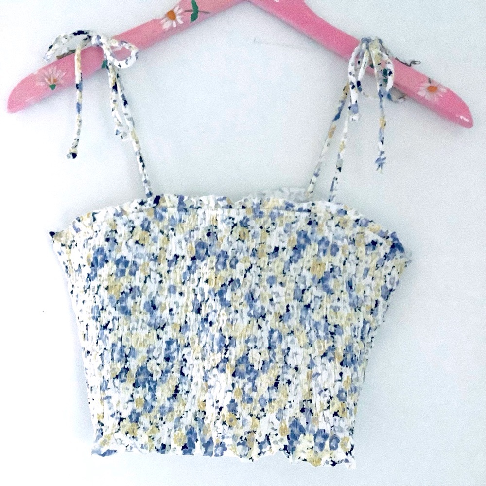 Wild Fable, white, yellow, blue, floral top. Size S